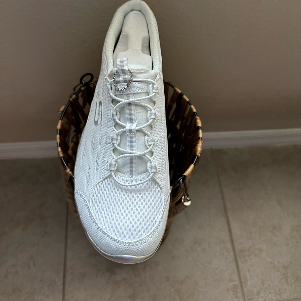 Skechers